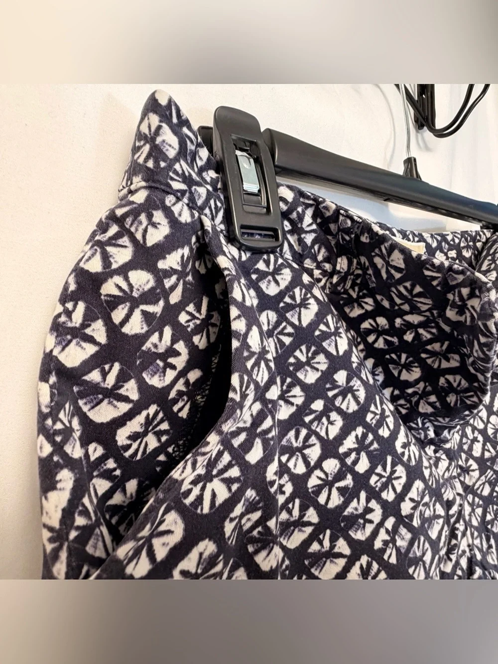 Michael Kors Navy White Geometric Print Shorts Size 4 Stretch Casual